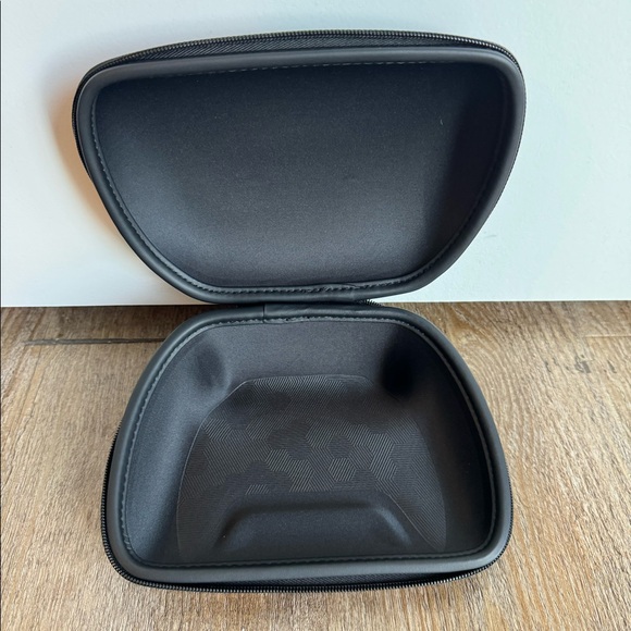 Scuf gaming controller case - Picture 2 of 2